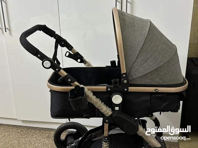 عربانة اطفال ماركة نظيفة بجياستها بعدها
