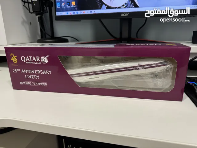 Qatar Airways Boeing 777-300ER 1:200 Model