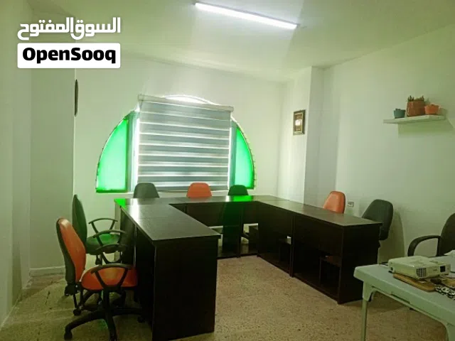 مكتب جاهز ومؤثث بالكامل للبيع مع التنازل عن عقد الإيجار، مناسب لمكتب هندسي أو مركز تدريب(قابل لتفاوض