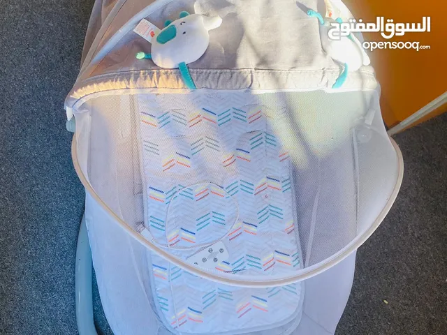 سرير اطفال هزاز كهربا