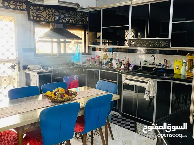 335 m2 More than 6 bedrooms Villa for Sale in Zarqa Al Zarqa Al Jadeedeh