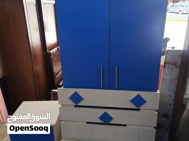 غرفة طفل خزانة وتخت