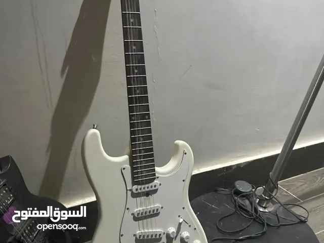 قيتار fender