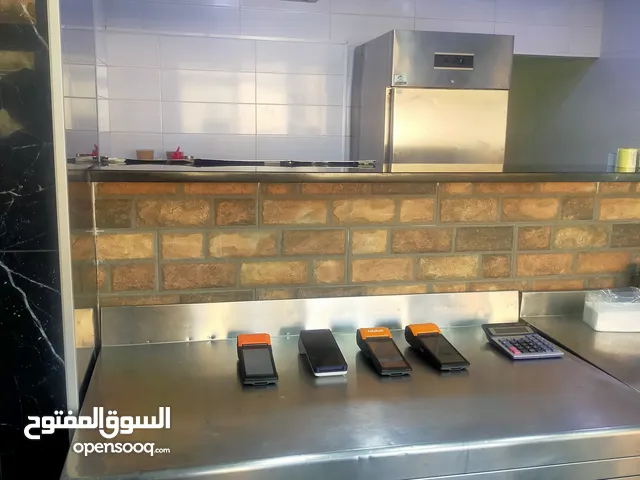 مطعم للبيع  يصلح للحمص والفلافل