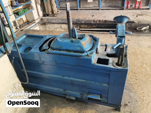 معدة محل بناشر وعيار زيت للبيع