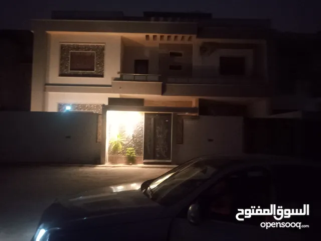 200 m2 5 Bedrooms Villa for Sale in Tripoli Al-Serraj