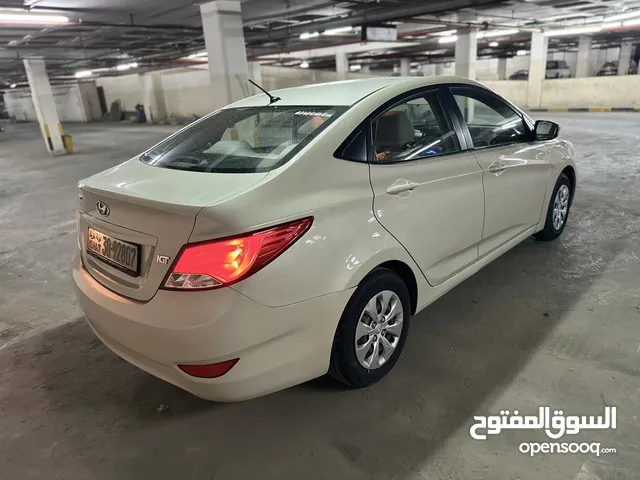 Accent 1600CC (Engine Gear Chassis ) Good Condition (للبيع أيسنت 1600 سي سي بخاله نضيف)