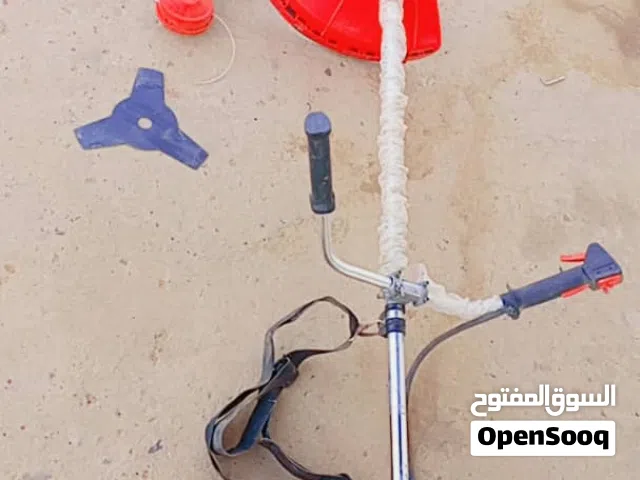 حصادة مع 3 موس كزيوني شبه جديدة للبيع