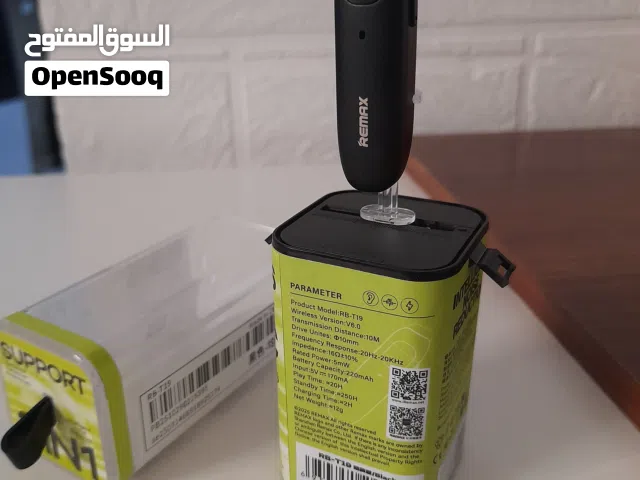 سماعات بلوتوث الاصلية ريماكس تشغيل 20 ساعة متواصلة صوت صاخب وقوي جدا + وضوح تام شاحن تايب سي تعليقة