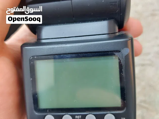 فلاش كانون V1 لساته وكالة، نظيف جدا بالشنتة. Flash Godox V1