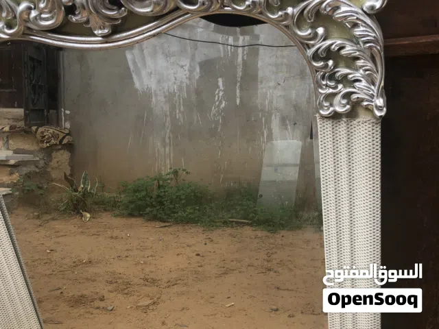 اطار فضي اللون
