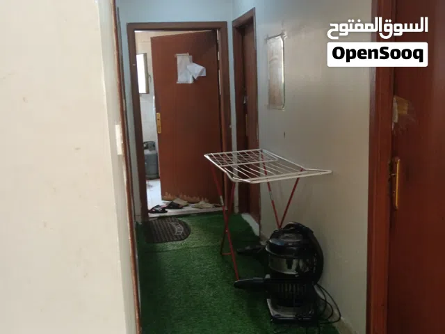 نبحث عن فرد المشاركه السكن في ابو حليفه