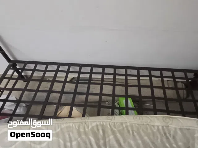 سرير لشخص واحد