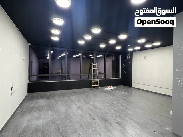 مكتب تجاري للإيجار في السابع