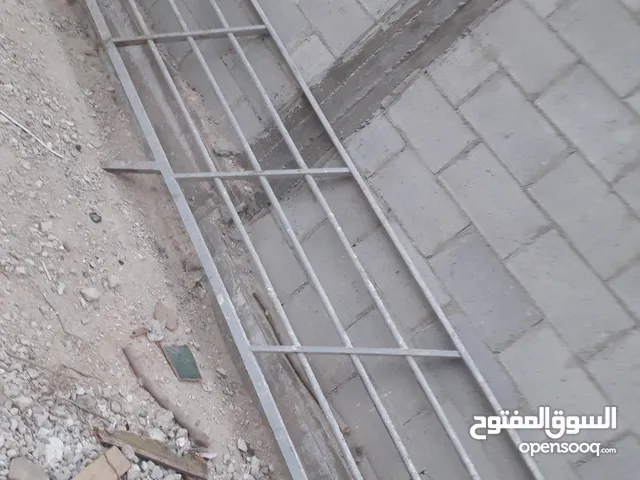 دربزين حديد مستعمل وبرج خزان ومواسير حديد احجام متعددة لا اتابع تعليقات