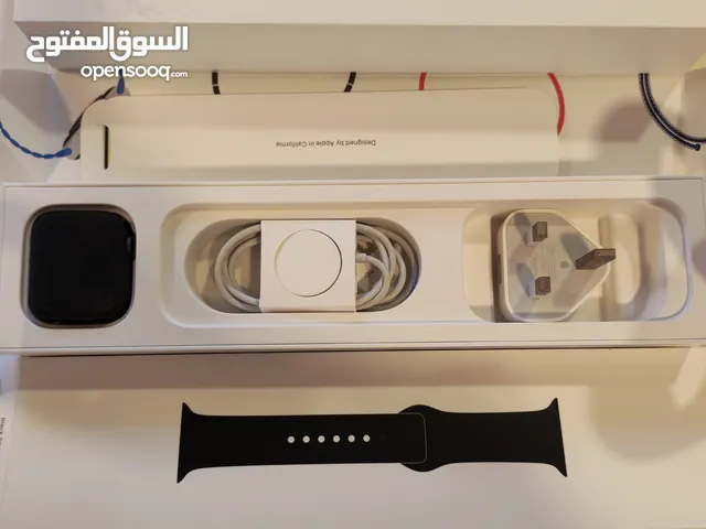 للبيع ساعه ابل سيري4 حجم 44 نظيف حيل استعمال خفيف جدا جدا مخزون كل شي اصلي لون اسود