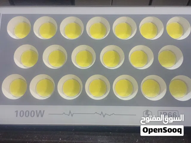 كشاف 1000 وات شبه جديد