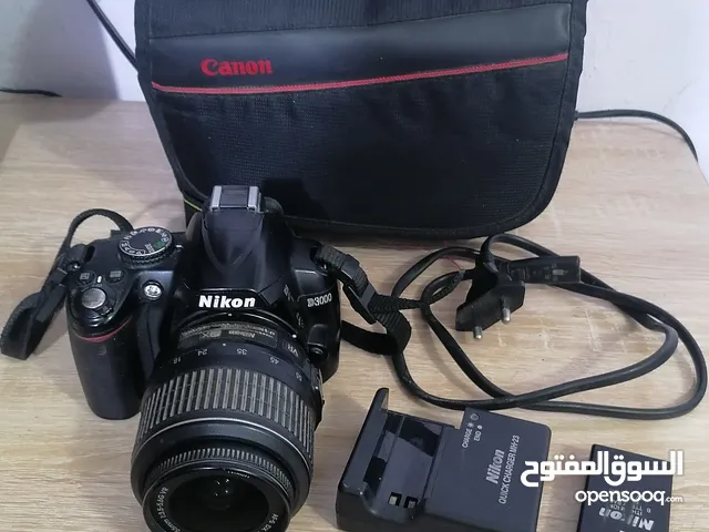 كامرة نيكون D3000