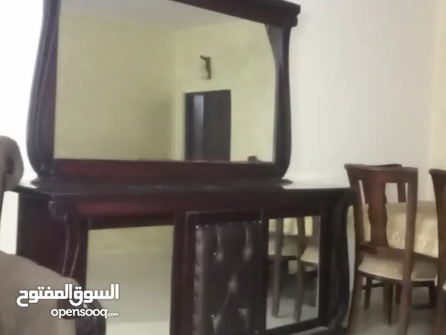 طاولة سفرة مع كراسي منجدة عدد 8 بحالة ممتازة ديلسوار مراه شبه جديد للاستفسار الاسعار الاتصال