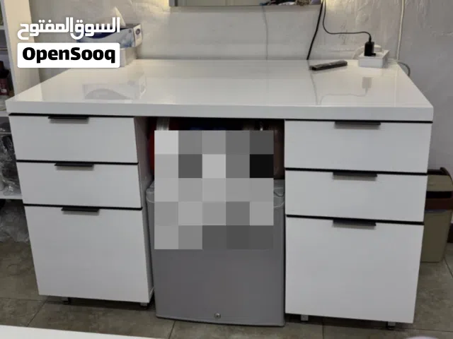 Sleek Modern White Glossy Dressing Table