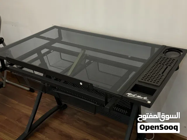 طاولة رسم هندسي من مونت مارتي بحالة mont martle table ممتازة