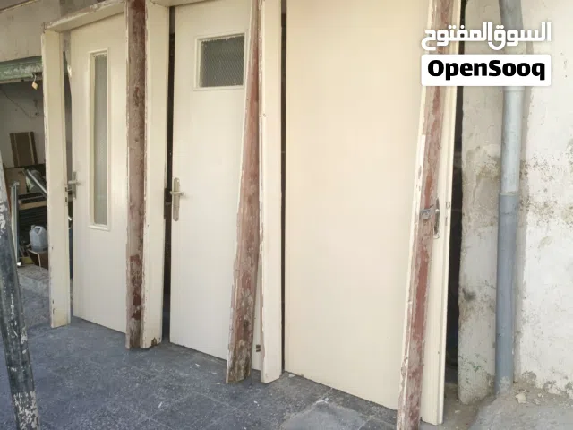 ابواب داخلي خشب سويد عدد5 مع حلوق وكشفات وزرافيل