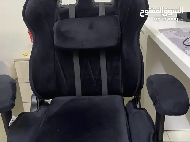 كرسي قيمنق فاخر X Leader – راحة استثنائية وتصميم أنيق للبيع!