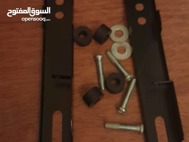 للبيع تلفزيون استعمال بسيط ولا يوجد فيه اي مشاكل يجي معاه ستاند طوف يوجد توصيل إلى جميع البحرين