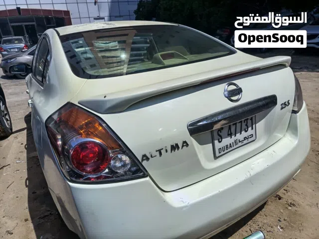 2010 نيسان التيما S