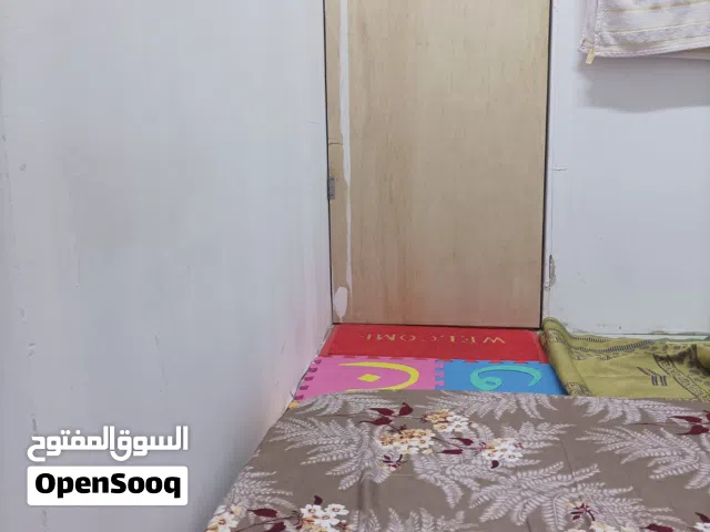 بارتيشن للايجار حولي شارع العثمان بجوار مطعم الطيباوي قريب من الخدمات مطاعم و قريب من محطة الباص.