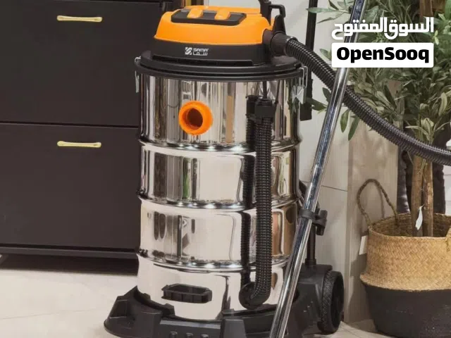 مكنسة كهربائية بي 3 محركات بقوة 3000 وات بحالة ممتازة