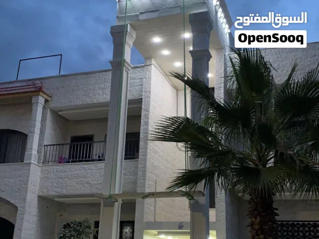 كهربجي متنقل لكافة أعمال الكهرباء والديكور والسبوتات وتمديد وتأسيس الكاميرات وصيانة عامة