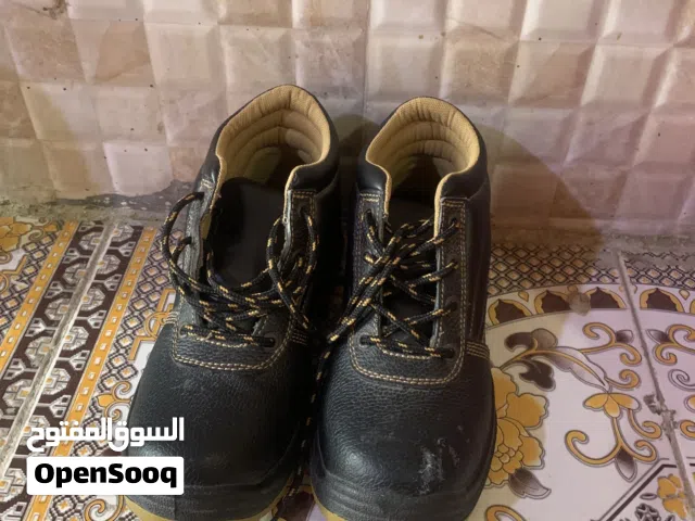احذيه سيفتي  قياس 41 بيع مستعجل