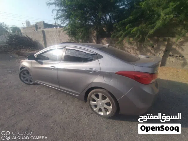 2013 هيونداي النترا Limited