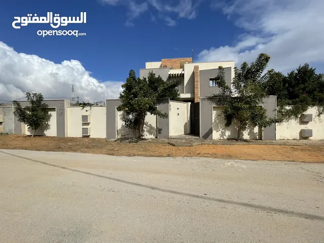 435 m2 5 Bedrooms Townhouse for Sale in Tripoli Ain Zara