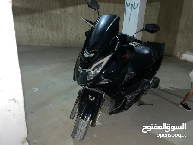 بيع سكوتر ايجوس تيتان موديل 2021 حالة جيدة حجمة كبير رخصة سارية لمدة سنتين مرور المعادي