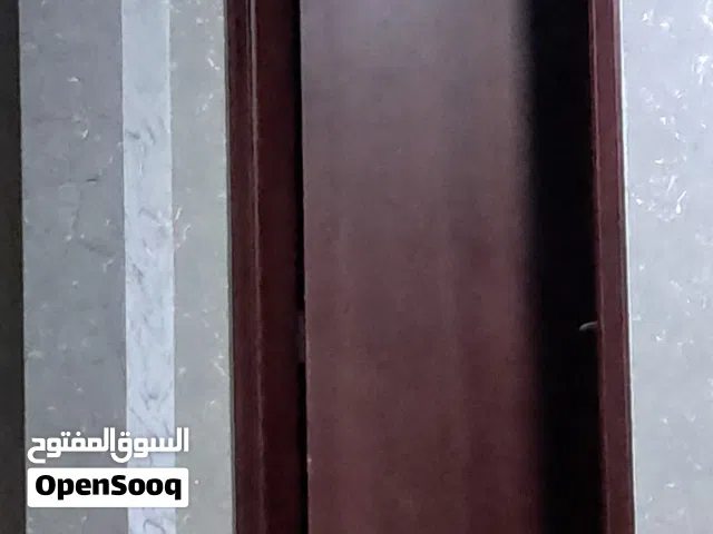 ابواب بحاله ممتازة خشب
