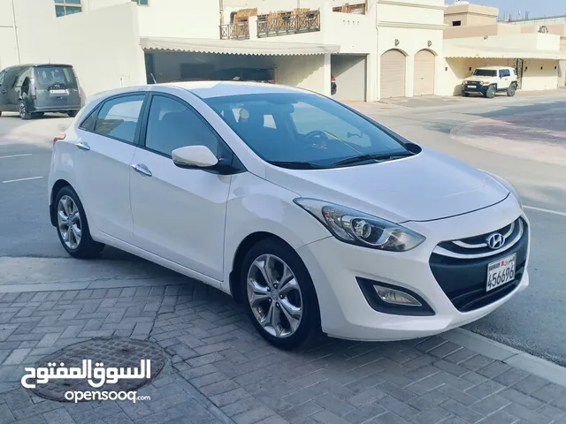 Hyundai i30 2013 sport Bahrain agency full option without sunroof start button  excellent condition