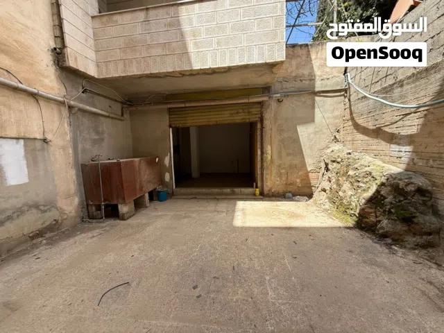 مستودع مع ساحة كبيرة للإيجار