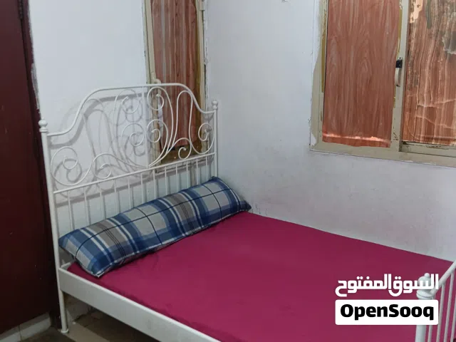 للايجار غرفه ماستر داخل شقه مفروشه بالكامل بحولي شارع قتيبه الشقه مؤثثه بالكامل مكان هادئ