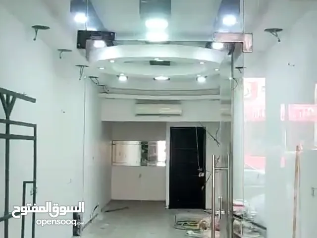 محلات للبيع كفر عقب يتكون من طابقيتن منفصليين مع امكانيه توسيع المحل من الامام اربع متر