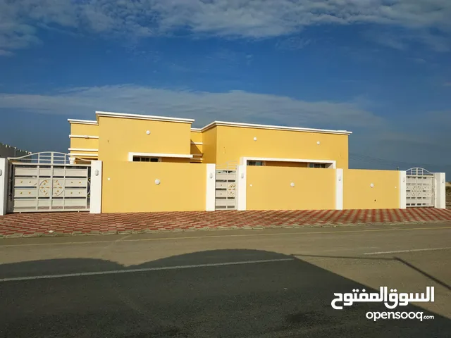 600 m2 2 Bedrooms Apartments for Sale in Al Batinah Liwa