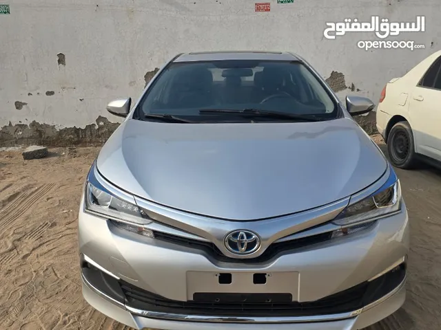 Toyota Corolla 2018 Hybrid 1.8 Engine Full option Price AED 31000 only