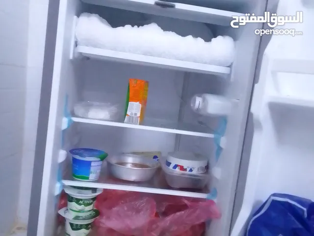 مكيف شبكاك 18 شغال وسرير نفرين وثلاجه شغاله شبه جديده1000 ألف ريال