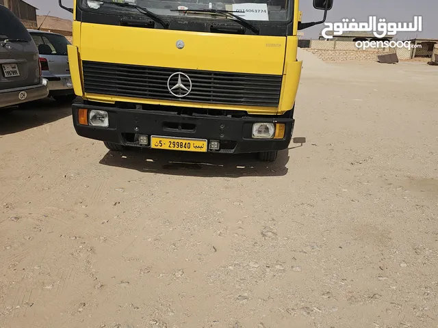 Auto Transporter Mercedes Benz 2000 in Mizdah