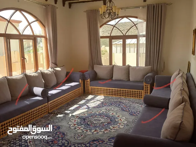 جلسة راقية ل 13 شخص بخشب ممتاز 5 كراسي مع طاولتين
