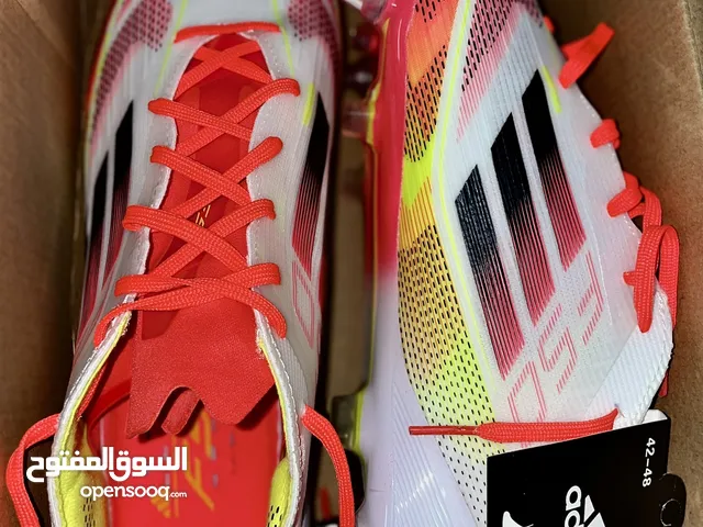 حذاء أديداس براغي حديد استخدام مره واحدة