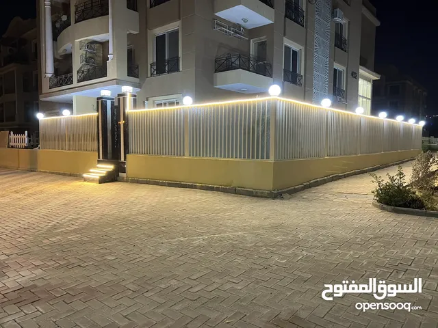 143 m2 3 Bedrooms Apartments for Sale in Giza Sheikh Zayed
