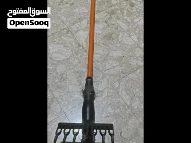 مشط زيتون كهربائي شغال 100%، بحالة ممتازة، استخدام خفيف.