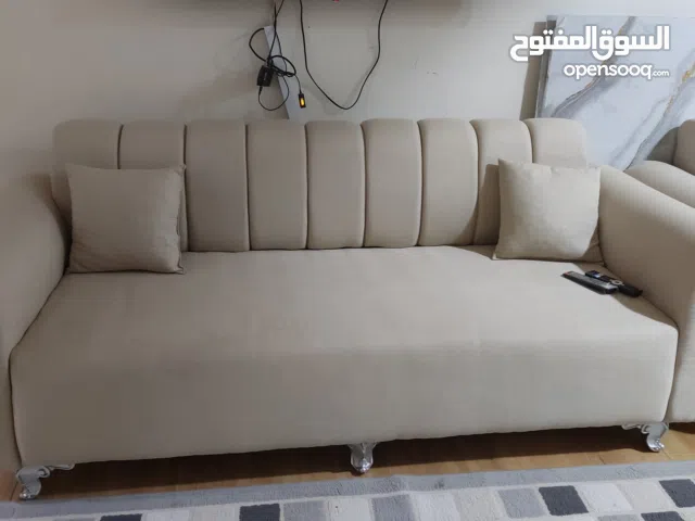 كنبات البيت بحالة جيدة جدا
